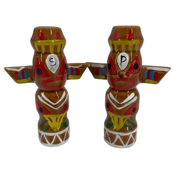 Vintage Salt & Pepper Shakers Totem Pole Native American Ceramic - Picture 1 of 6